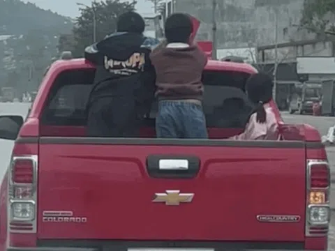 Lái xe mà làm điều này, coi chừng vừa mất tiền vừa mất điểm GPLX