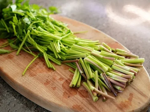 Những loại rau quen thuộc dễ thành "ổ ký sinh trùng", mắt thường không thấy, cái số 2 nhiều nhà ăn sống thường xuyên