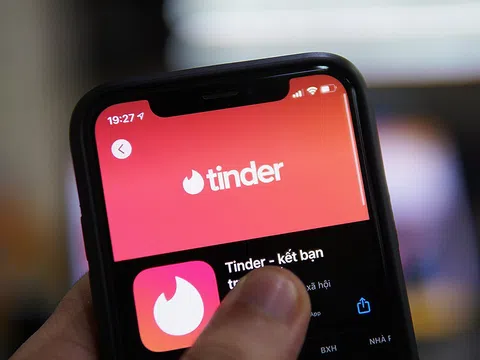 Quen 'bác sĩ' qua Tinder, người phụ nữ bị lừa hơn 5 tỷ đồng