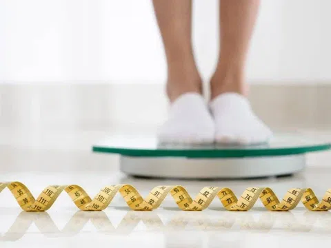 Ăn rau luộc có giảm cân được không? 7 tin đồn giảm cân nhiều chị em tin sái cổ