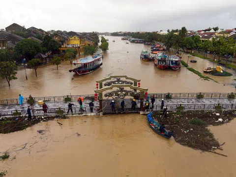 Dự báo thời tiết ngày 10/10: Miền Trung tiếp tục mưa rất to, nhiều nơi ngập lụt
