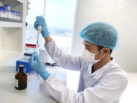 Việt Nam chuẩn bị tiêm vaccine ngừa COVID-19 cho 40 người