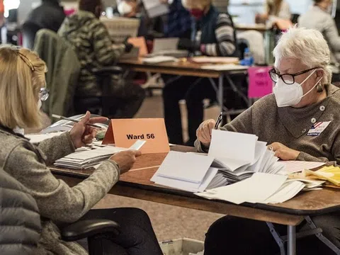 Chiến dịch Trump yêu cầu Tòa án tối cao loại phiếu bầu ở Wisconsin