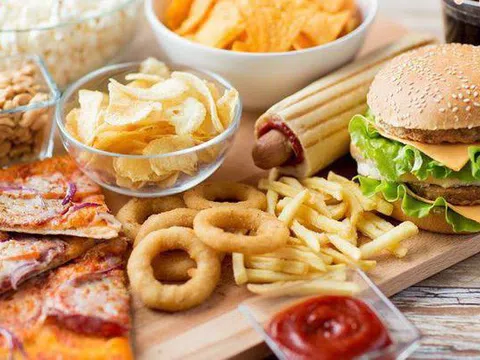 Thực phẩm có thể khiến trẻ dậy thì sớm, cha mẹ nên biết để khuyên con 'tránh cho xa'