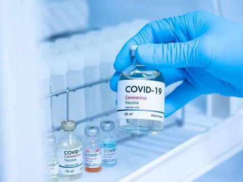 Nữ bác sĩ bị co giật, phải cấp cứu sau khi tiêm vắc xin COVID-19