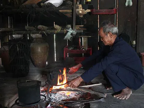 Đốt than sưởi ấm trong ngày đông: Cảnh giác với làn khói 'tử thần'