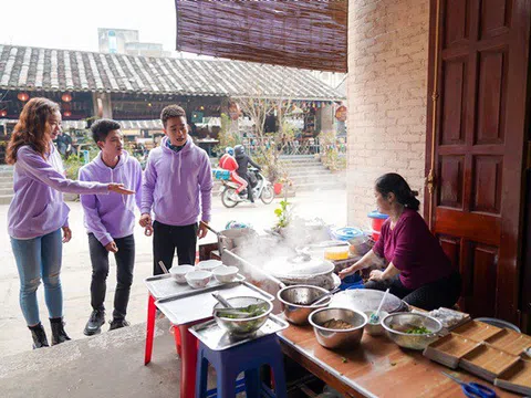Theo chân dàn nghệ sĩ "Ẩm thực kỳ thú" nếm thử bánh cuốn Hà Giang có thâm niêm 50 năm