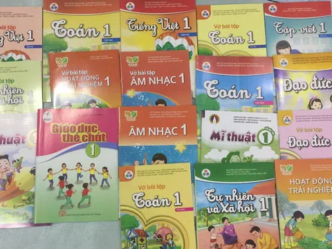 Phụ huynh bế tắc khi dạy con học Tiếng Việt lớp 1