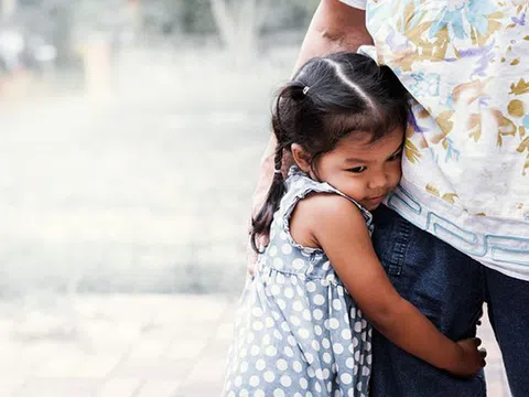 Những kiểu dạy con sai lầm của cha mẹ Việt khiến trẻ ngày càng yếu đuối