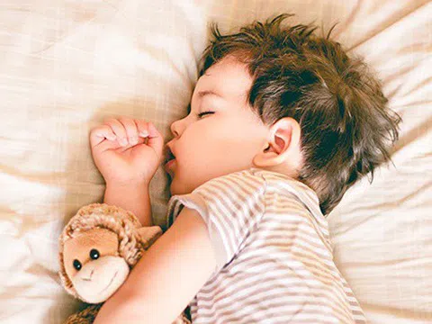 Chuyên gia cảnh báo thay đổi chỗ ngủ có thể khiến trẻ sụt cân