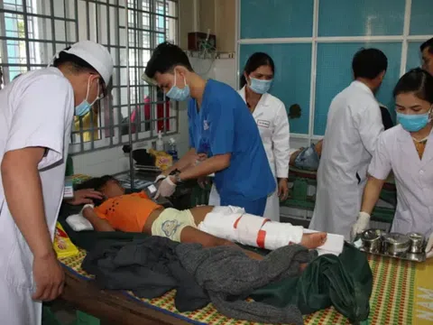 Vụ sạt lở núi vùi lấp ở xã Trà Leng: 33 người được cứu sống