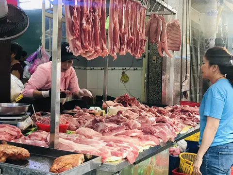 Lợi nhuận doanh nghiệp bán thịt lợn tăng phi mã, cổ phiếu leo lên đỉnh cao
