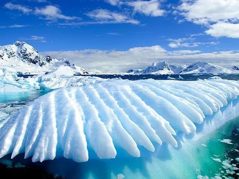 Video: Cận cảnh vẻ đẹp ngoạn mục của băng tuyết tại Nam Cực