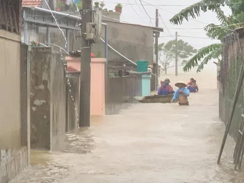 Lũ chồng lũ, hàng nghìn ngôi nhà tại Quảng Bình lại chìm trong nước