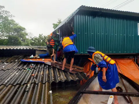 Mưa lũ tại miền Trung: Đã có 84 người chết, 38 người mất tích, gần 53 nghìn căn nhà bị ngập