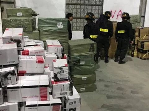 Vụ buôn lậu "khủng" tại cửa khẩu Bắc Phong Sinh: Đình chỉ 6 cán bộ cục Hải quan Quảng Ninh