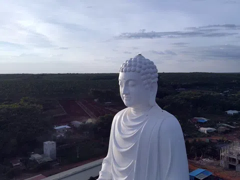 Video: Chiêm ngưỡng tượng Phật Thích Ca cao 73m tại Bình Phước