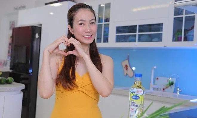 Sáng ngày ra, bất ngờ Simply được loạt sao Việt “gửi tim yêu”