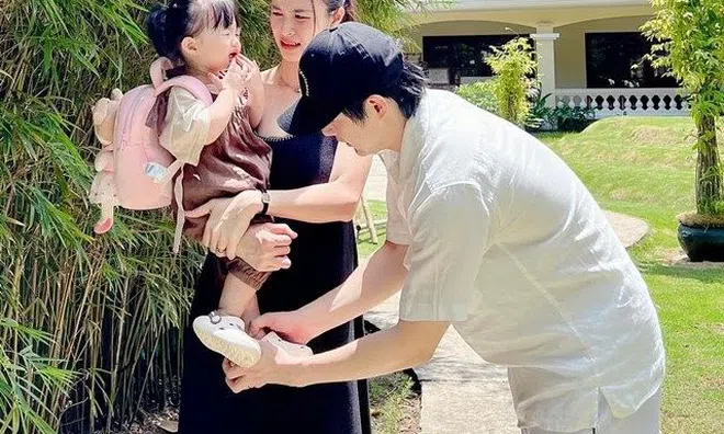 Đông Nhi buồn bã ngày đầu đưa con gái đi học, Hoa hậu Đặng Thu Thảo, Phạm Quỳnh Anh đồng cảm