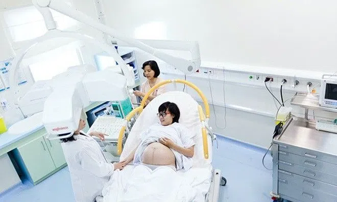 Thai phụ 38 tuổi vỡ òa hạnh phúc vì sinh thường thành công dù từng 2 lần sinh mổ