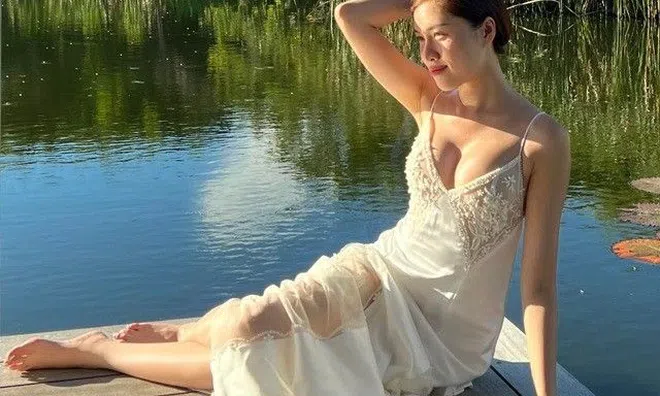 MC Thanh Thanh Huyền "lên đồ" đi đánh golf, lấn át cả Hương Giang nhờ lợi thế đôi chân 1m1