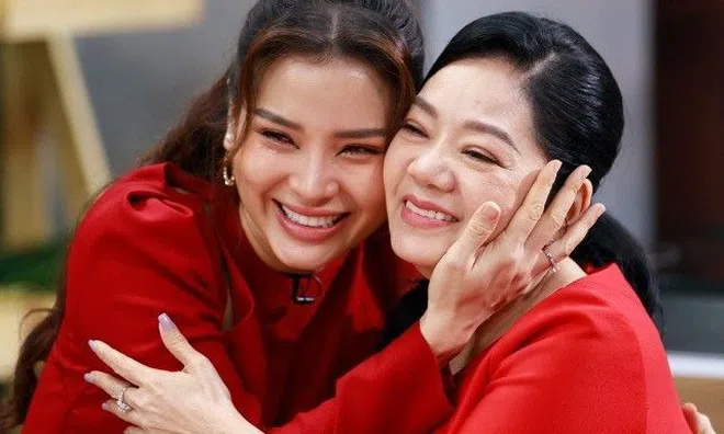 Mẹ chồng Xuân Mai của Phương Trinh Jolie độc thân đã lâu, MC Quyền Linh dụ lên Bạn Muốn Hẹn Hò làm mối