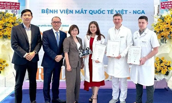 BV Mắt Việt - Nga nhận giải thưởng phẫu thuật khúc xạ Relex Smile nhiều nhất Đông Nam Á