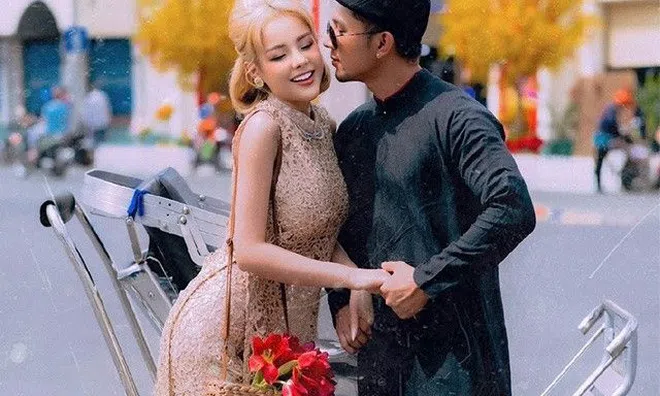 Chán hở bạo, Ngân 98 đến Tết e ấp với áo dài thướt tha, đẹp nồng nàn như thiếu nữ