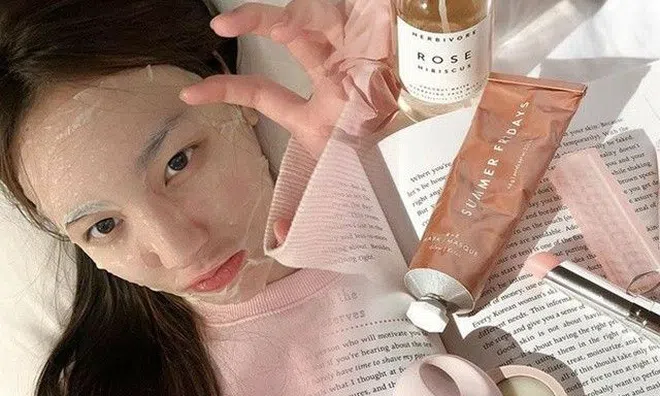 Muốn da tái sinh sau một đêm, chị em nắm kỹ công thức dưỡng da “3 tăng, 2 giảm” trước khi đi ngủ