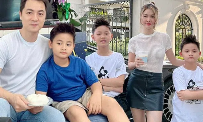 Con trai Đăng Khôi mới 8 tuổi đã ý thức chăm da, sành tới mức mẹ "xỉu ngang"