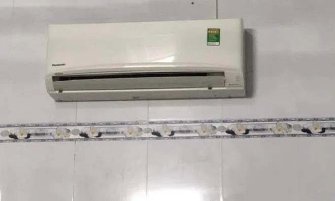 Thấy điều hòa kêu tiếng “là lạ”, gia chủ hoảng hốt khi ngước đầu lên kiểm tra