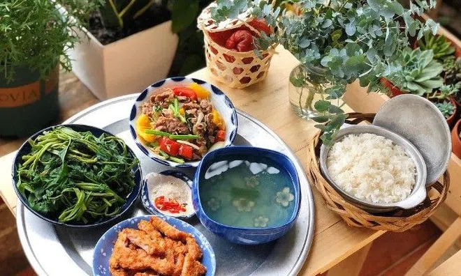 Người Việt ăn rau quả bất ngờ tăng vọt nhưng chuyên gia chỉ ra một lỗi gia đình nào cũng mắc khi ăn
