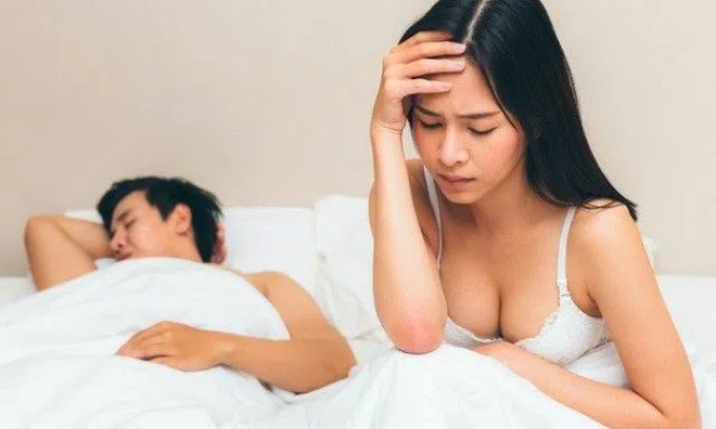 Vợ đi làm xa về có biểu hiện lạ khiến chồng ngờ vực, sự thật lại là nỗi khổ của chị em