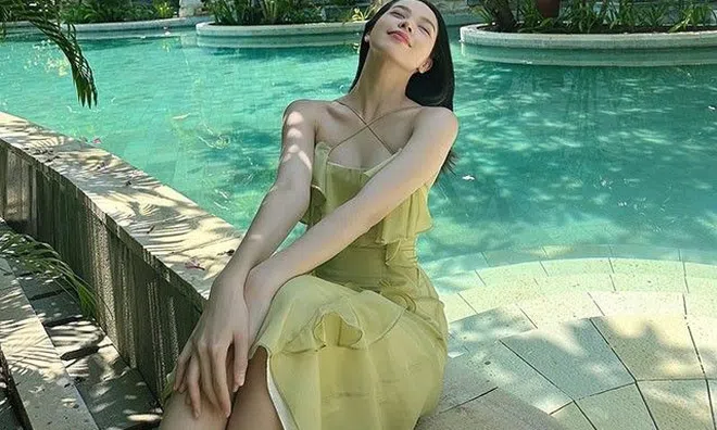 Cô gái đẹp bậc nhất Đà Nẵng 2023 có kiểu mặc hở cả tấc vòng 2 vẫn tinh tế