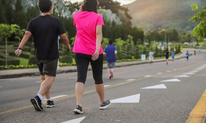 4 cách đi bộ tốt hơn đi 10.000 bước, bác sĩ chỉ mất 10 phút mà hiệu quả hơn người khác gấp đôi