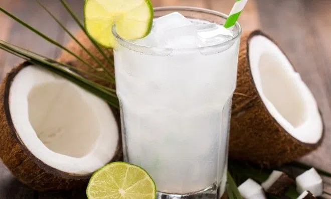 Nước dừa có tác dụng gì? Vì sao mùa lạnh nên chăm uống nước dừa?