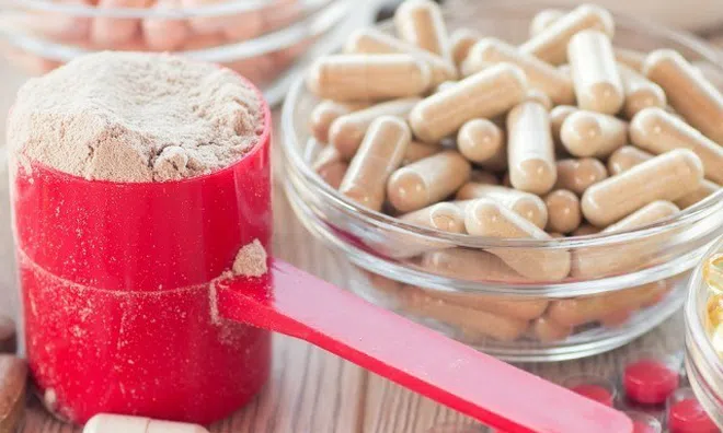Chuyên gia tiết lộ vì sao uống những loại vitamin này chỉ phí tiền lại vô dụng, gồm cả collagen