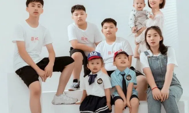 Mẹ bỉm 5 con bị nói đưa con đi để lấy tiền lì xì ngày Tết, chạnh lòng không dám cho con đi chúc Tết nữa