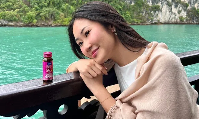 Bất ngờ với bí kíp “trẻ mãi không già” của dàn KOL chỉ gói gọn trong 1 chai collagen nhỏ xíu