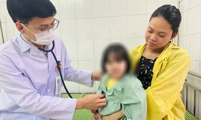 Thời tiết nồm ẩm có người sáng bình thường chiều đã phải nhập viện vì khó thở, bác sĩ chỉ cách phòng bệnh cần làm ngay