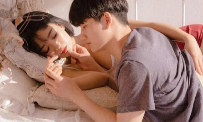 Vợ chồng lục đục vì "lệch pha", quan hệ buổi sáng hay tối thì tốt hơn?