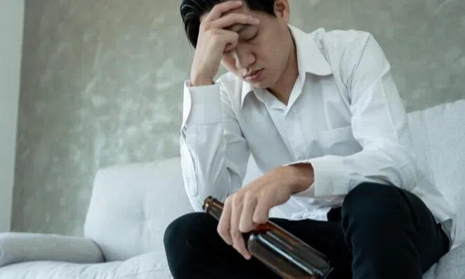 Về quê nhân viên chơi 3 ngày 2 đêm, một tháng sau anh giám đốc 32 tuổi mắc cả HIV và giang mai