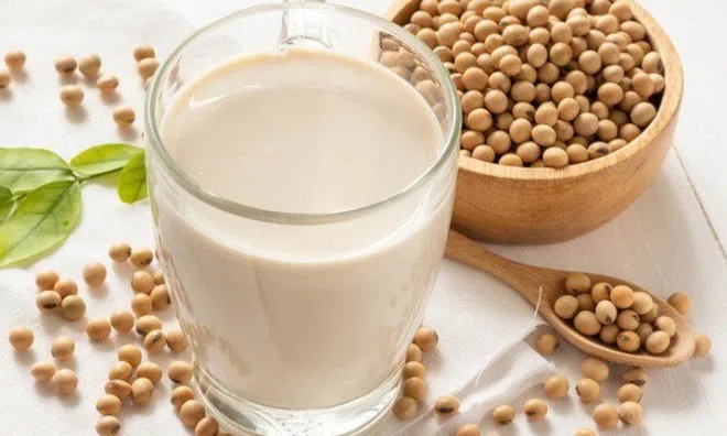 Uống thứ này thay nước lọc mỗi ngày, người đàn ông có bộ ngực lớn cực nhanh, bác sĩ khuyên: Phụ nữ đừng học theo