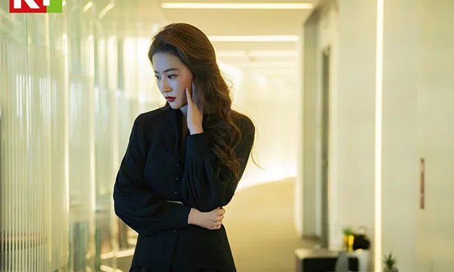 Sự nghiệp, tình yêu và hôn nhân: Phụ nữ hiện đại trong Câu Chuyện Hoa Hồng lựa chọn thế nào?