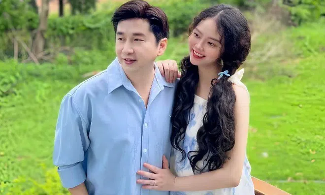 Ca sĩ Bảo Anh mang thai 7 tháng: Xúc động tâm sự của chồng hơn 1 giáp, thực hư từng ly dị