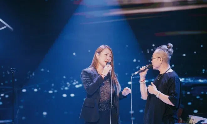 Jimmii Nguyễn song ca cực tình cùng bạn đời Ngọc Phạm, giới thiệu "con ruột" giấu kín với khán giả