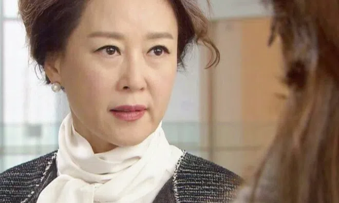 Con dâu đổi tên cho con sang họ mẹ sau ly hôn, mẹ chồng không nói một câu đưa ra quyết định bất ngờ