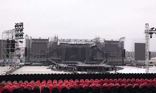 Hé lộ sân khấu đỉnh nóc kịch trần sẵn sàng cho hàng chục ngàn fans “cháy” cùng Anh Trai Vượt Ngàn Chông Gai