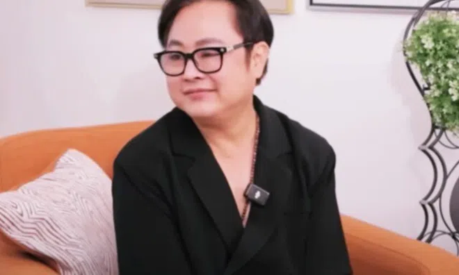 Cháu tỷ phú Hoàng Kiều: "Tôi đói quá mà không có tiền ăn, phải chạy vào toilet uống nước cho no"