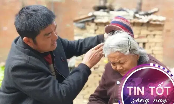 Thầy giáo đi nhận giải thưởng phải mượn áo, âm thầm đóng góp hàng trăm triệu đồng cho học sinh nghèo